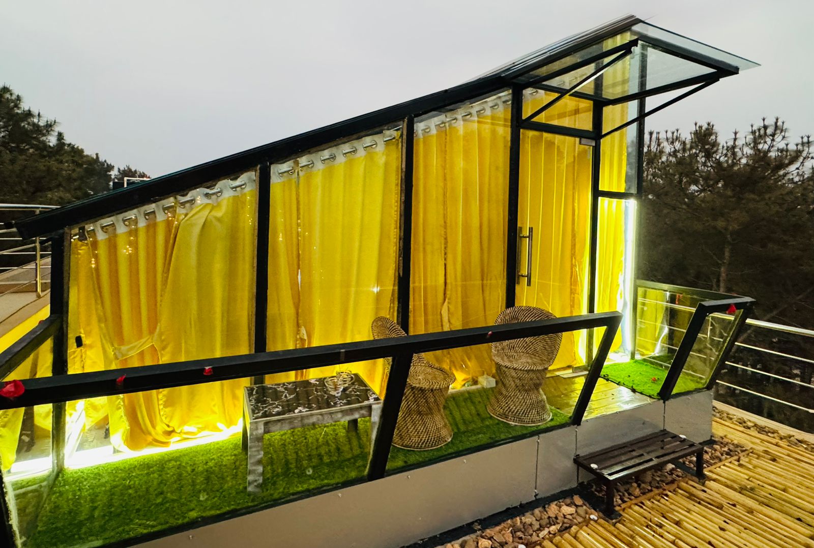 270° Panorama Glass Suite — 4