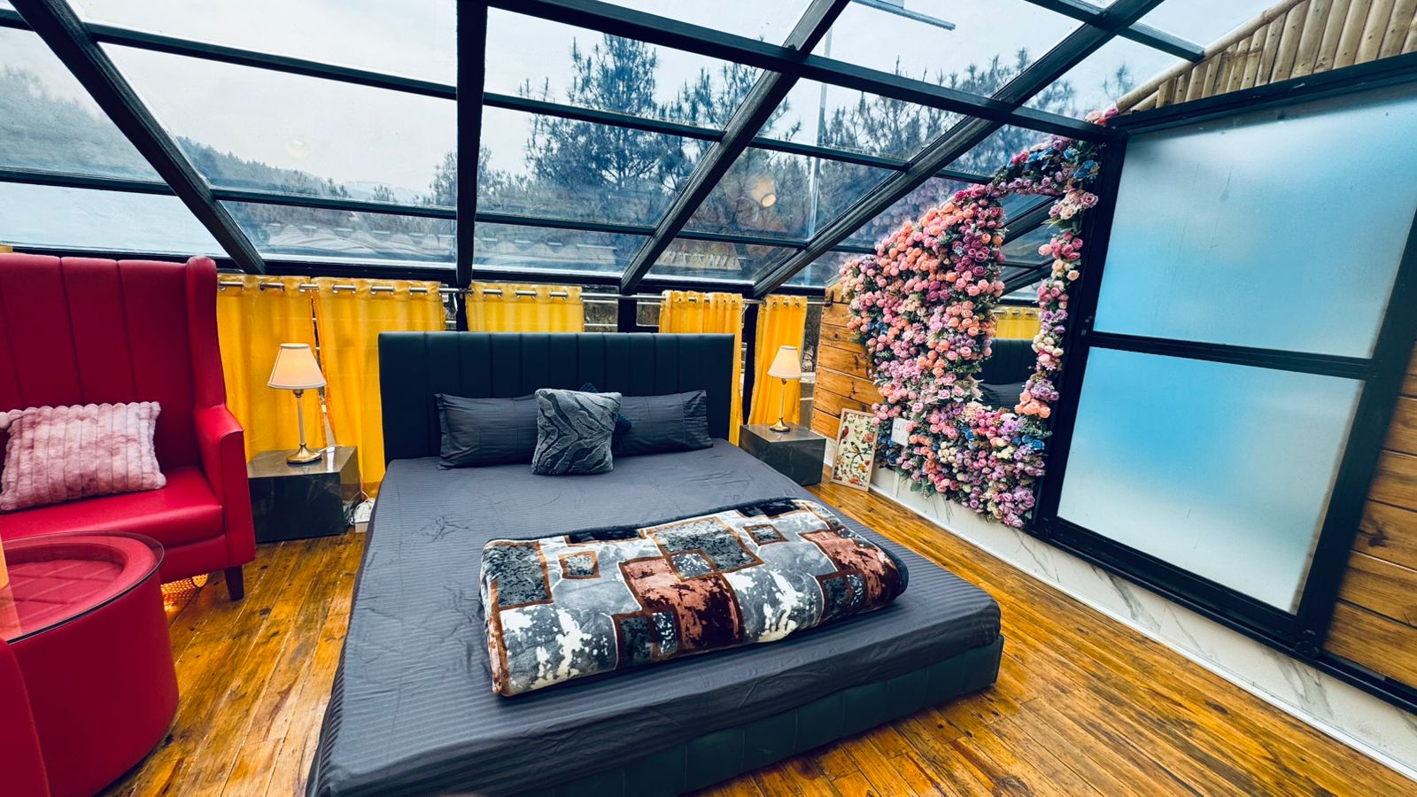 270° Panorama Glass Suite — 6