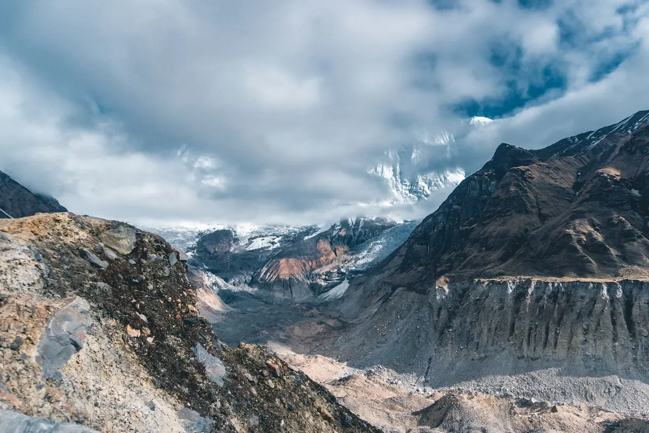 Majestic Annapurna Base Camp landscape in Himalayas, perfect for trekking and adventure.